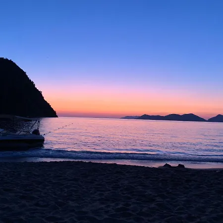 Stunning In Oludeniz With Seaview And Pool 公寓 *