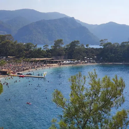 Stunning In Oludeniz With Seaview And Pool 费特希耶